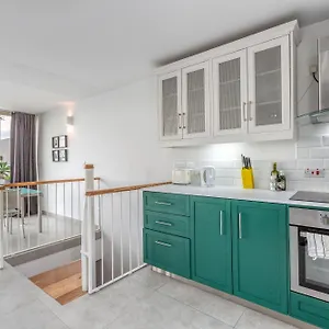 https://49-3-seafront-duplex-penthouse-in-valletta.hotelssaintjulians.com